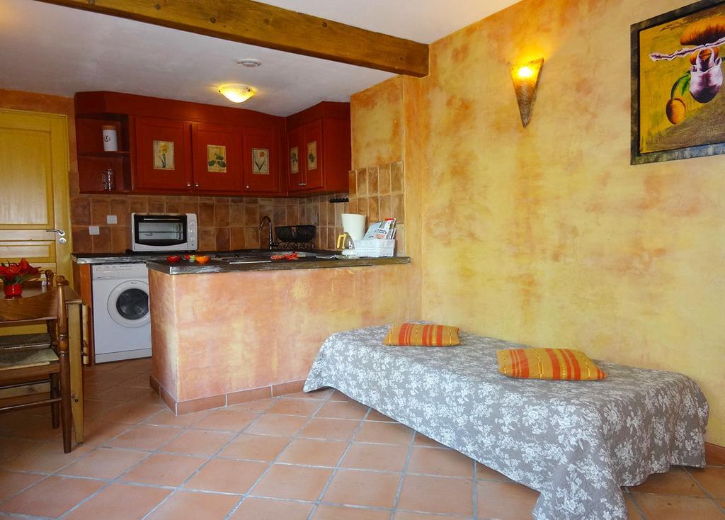 Le Mas de Pié Caud Bed and Breakfast Rognes Exterior foto